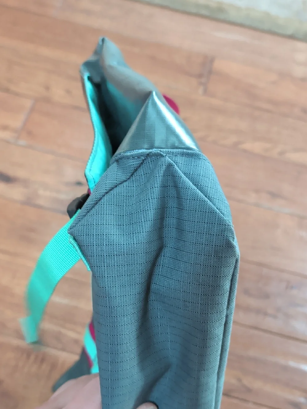 Patagonia Black Hole Mini 12L Teal Messenger Bag with Fuchsia Straps